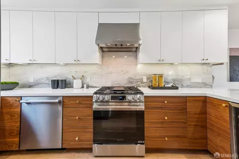 Kitchen - 646 Brighton Rd, Pacifica, CA 94044 photo 3 of 6