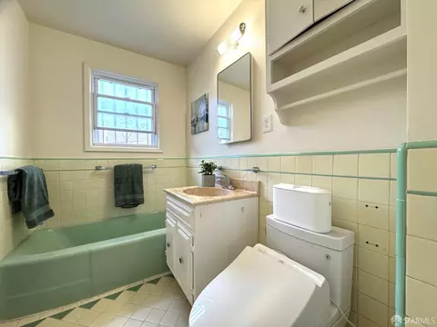 Bath - 111 Riverton Dr, San Francisco, CA 94132 photo 2 of 3