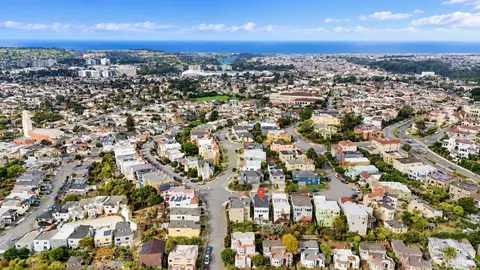View/Area - 975 Darien Way, San Francisco, CA 94127 photo 3 of 4