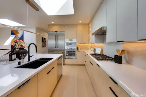 Kitchen - 975 Darien Way, San Francisco, CA 94127 photo 2 of 4