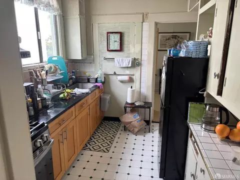 Kitchen - 560 27th Ave, San Francisco, CA 94121 photo 1 of 1