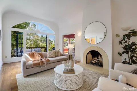 Living - 1160 Glen Ave, Berkeley, CA 94708 photo 2 of 5