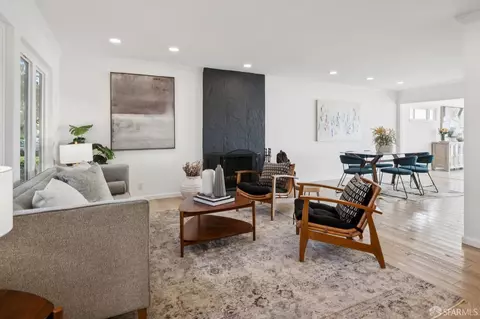 Living - 146 Beachview Ave, Pacifica, CA 94044 photo 3 of 8