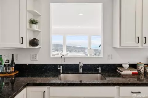 Kitchen - 146 Beachview Ave, Pacifica, CA 94044 photo 4 of 8