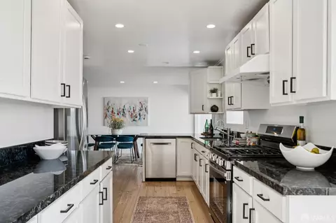 Kitchen - 146 Beachview Ave, Pacifica, CA 94044 photo 7 of 8