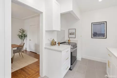 Kitchen - 554 Bright St, San Francisco, CA 94132 photo 4 of 5