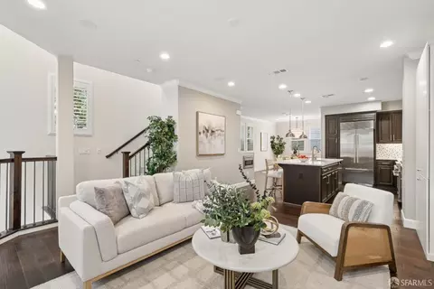 305 Jetty Dr, Richmond, CA 94804