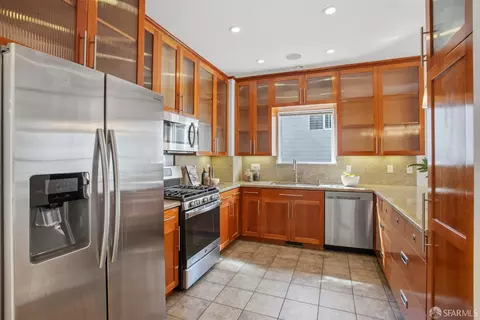Kitchen - 35 Glen Ct, San Francisco, CA 94112 photo 2 of 5