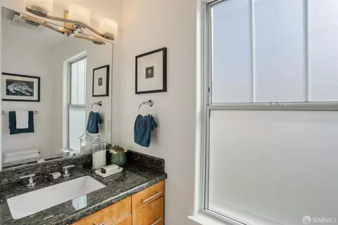 Bath - 35 Glen Ct, San Francisco, CA 94112 photo 4 of 7