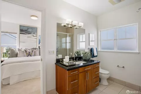 Bath - 35 Glen Ct, San Francisco, CA 94112 photo 1 of 7