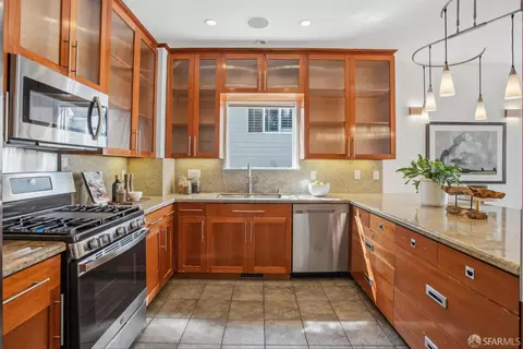 Kitchen - 35 Glen Ct, San Francisco, CA 94112 photo 1 of 5