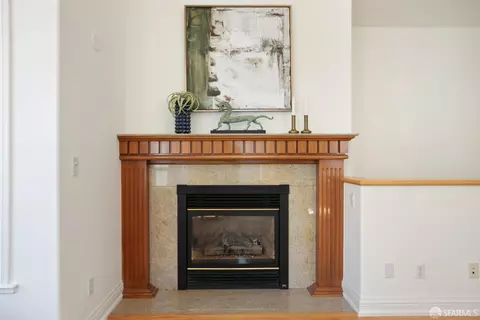 Living - 35 Glen Ct, San Francisco, CA 94112 photo 4 of 7