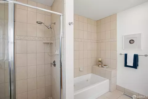 Bath - 35 Glen Ct, San Francisco, CA 94112 photo 3 of 7