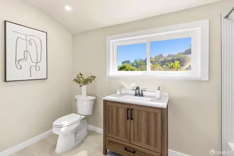Bath - 471 Valley St, San Francisco, CA 94131 photo 1 of 4