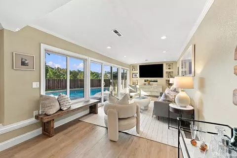 Living - 953 Park Pacifica Ave, Pacifica, CA 94044 photo 6 of 9