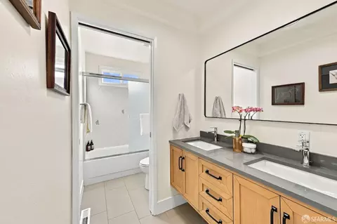 Bath - 953 Park Pacifica Ave, Pacifica, CA 94044 photo 2 of 2