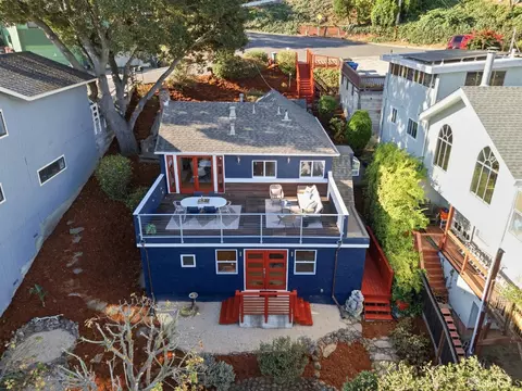 44 Trinity Rd, Brisbane, CA 94005