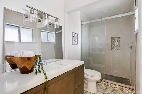 Bath - 4906 Nelson St, Fremont, CA 94538 photo 1 of 4
