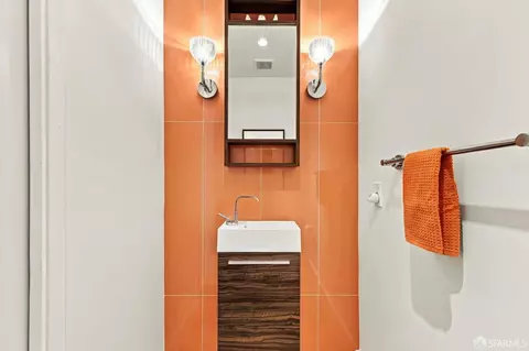Bath - 10 Topaz Way, San Francisco, CA 94131 photo 2 of 2