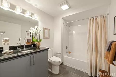 Bath - 2412 Harrison St #204, San Francisco, CA 94110 photo 1 of 2