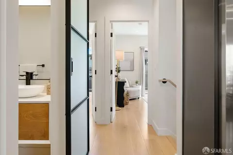 Entry Way - 567 Head St, San Francisco, CA 94132 photo 2 of 11