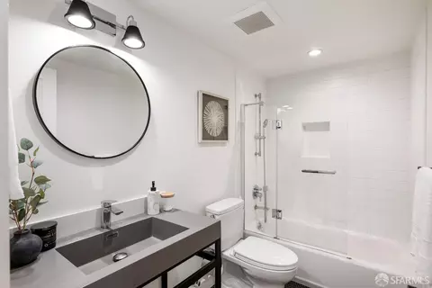 Bath - 567 Head St, San Francisco, CA 94132 photo 3 of 4