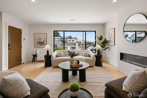 Living - 567 Head St, San Francisco, CA 94132 photo 4 of 7