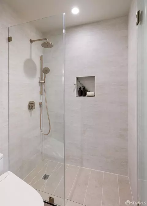 Bath - 555 6th Ave #A, San Francisco, CA 94118 photo 4 of 4