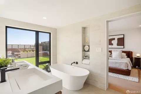 Bath - 35 Brewster St, San Francisco, CA 94110 photo 7 of 7