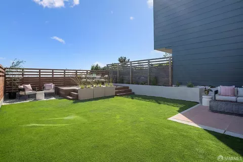 Exterior - 35 Brewster St, San Francisco, CA 94110 photo 3 of 9