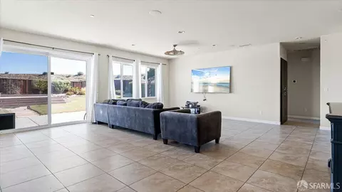 Living - 2309 Peyton Dr, Oakley, CA 94561 photo 2 of 2