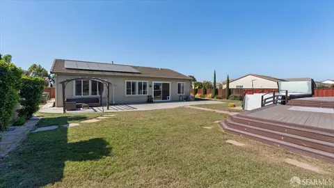 Exterior - 2309 Peyton Dr, Oakley, CA 94561 photo 5 of 10