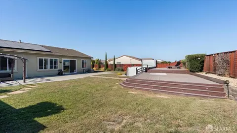 Exterior - 2309 Peyton Dr, Oakley, CA 94561 photo 6 of 10