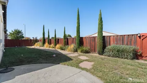 Exterior - 2309 Peyton Dr, Oakley, CA 94561 photo 7 of 10
