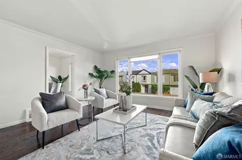 Living - 1775 48th Ave, San Francisco, CA 94122 photo 2 of 5