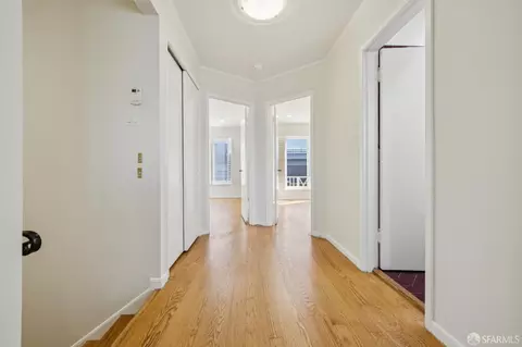 Entry Way - 2025 14th Ave, San Francisco, CA 94116 photo 1 of 2