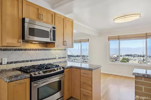 Kitchen - 2025 14th Ave, San Francisco, CA 94116 photo 1 of 3