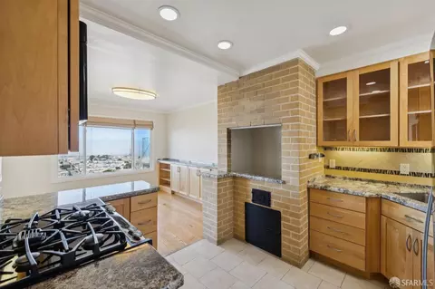 Kitchen - 2025 14th Ave, San Francisco, CA 94116 photo 2 of 3