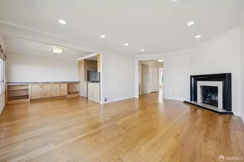 Living - 2025 14th Ave, San Francisco, CA 94116 photo 1 of 5