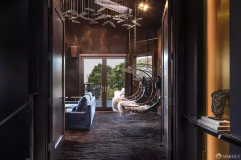 Entry Way - 571 Noe St, San Francisco, CA 94114 photo 2 of 3