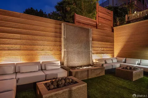Exterior - 571 Noe St, San Francisco, CA 94114 photo 3 of 4