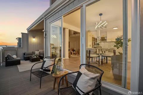 Exterior - 302 Tideway Dr, Alameda, CA 94501 photo 2 of 7