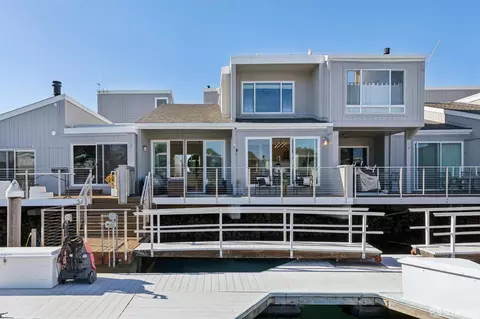 Exterior - 302 Tideway Dr, Alameda, CA 94501 photo 7 of 7