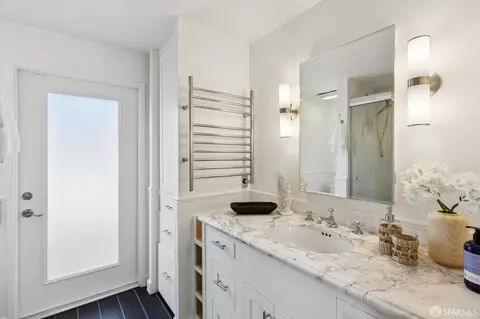 Bath - 302 Tideway Dr, Alameda, CA 94501 photo 1 of 3