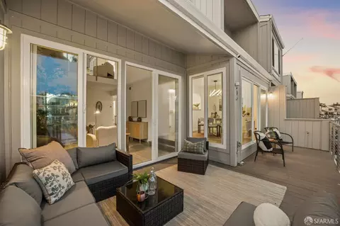 Exterior - 302 Tideway Dr, Alameda, CA 94501 photo 5 of 7