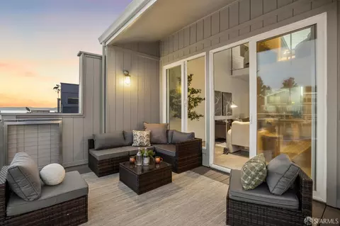 Exterior - 302 Tideway Dr, Alameda, CA 94501 photo 6 of 7