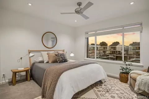 Bedroom - 302 Tideway Dr, Alameda, CA 94501 photo 3 of 6