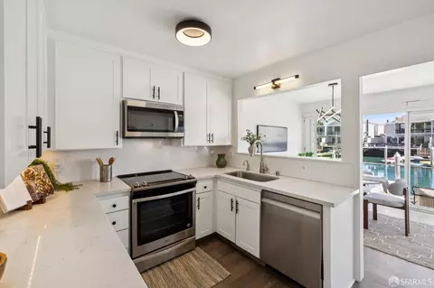 Kitchen - 302 Tideway Dr, Alameda, CA 94501 photo 1 of 2