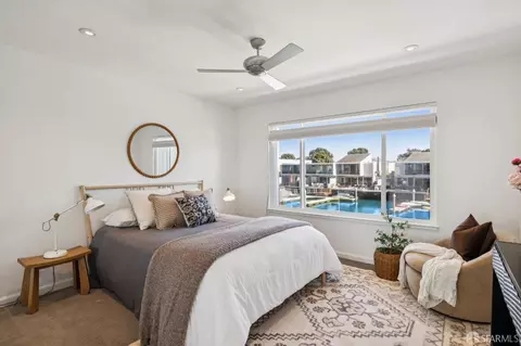 Bedroom - 302 Tideway Dr, Alameda, CA 94501 photo 2 of 6