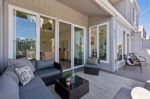 Exterior - 302 Tideway Dr, Alameda, CA 94501 photo 4 of 7
